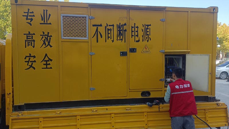凯里柴油发电机组和UPS电源配合使用时，如何避免切换过程中的电力中断？